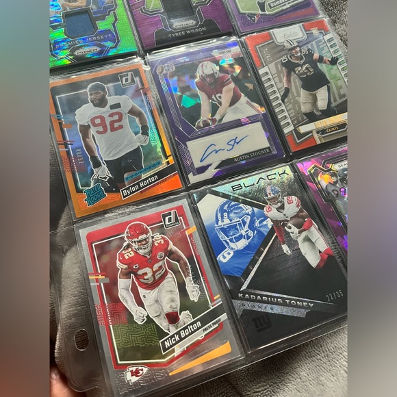 NFL Cards - Picture 3 of 4